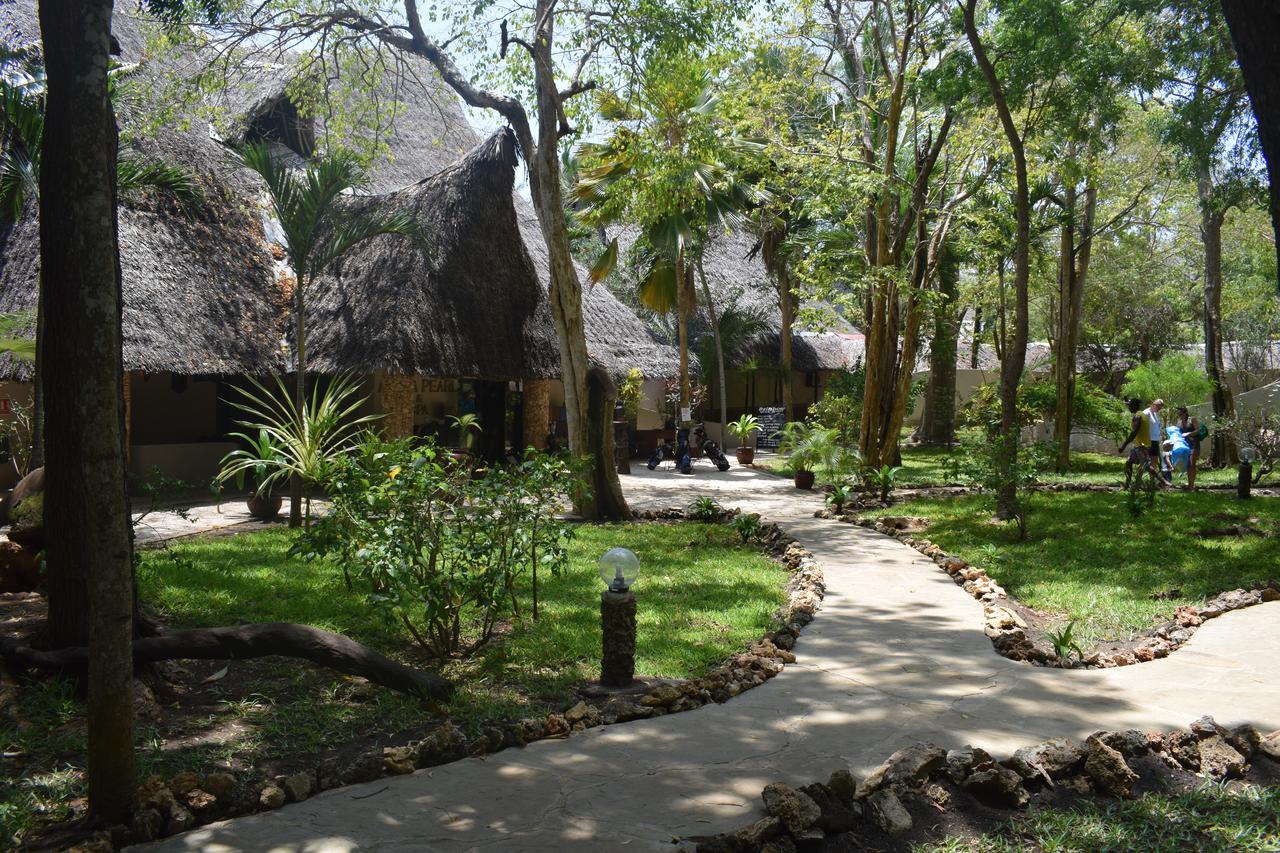 Afrika Pearl & Spa Diani Beach Exterior photo